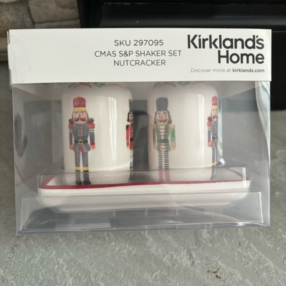 Kirkland's Home Nutcracker‎ Ceramic Salt and Pepper Shaker Set with Tray NEW - Picture 3 of 6